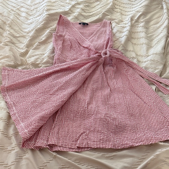 Red and White Seersucker Tommy Hilfiger Wrap Dress - Picture 4 of 7